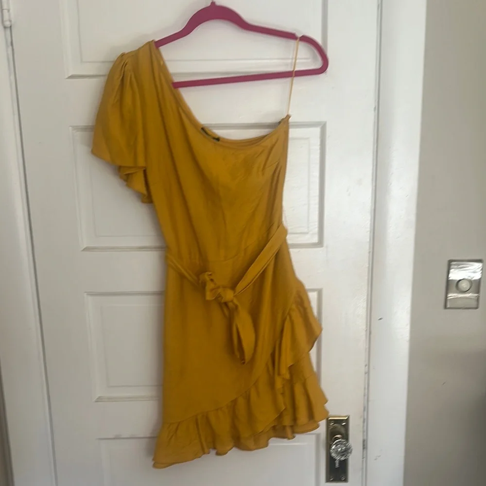 NWT Deep Yellow One-Shoulder Dress - Picture 3 of 7